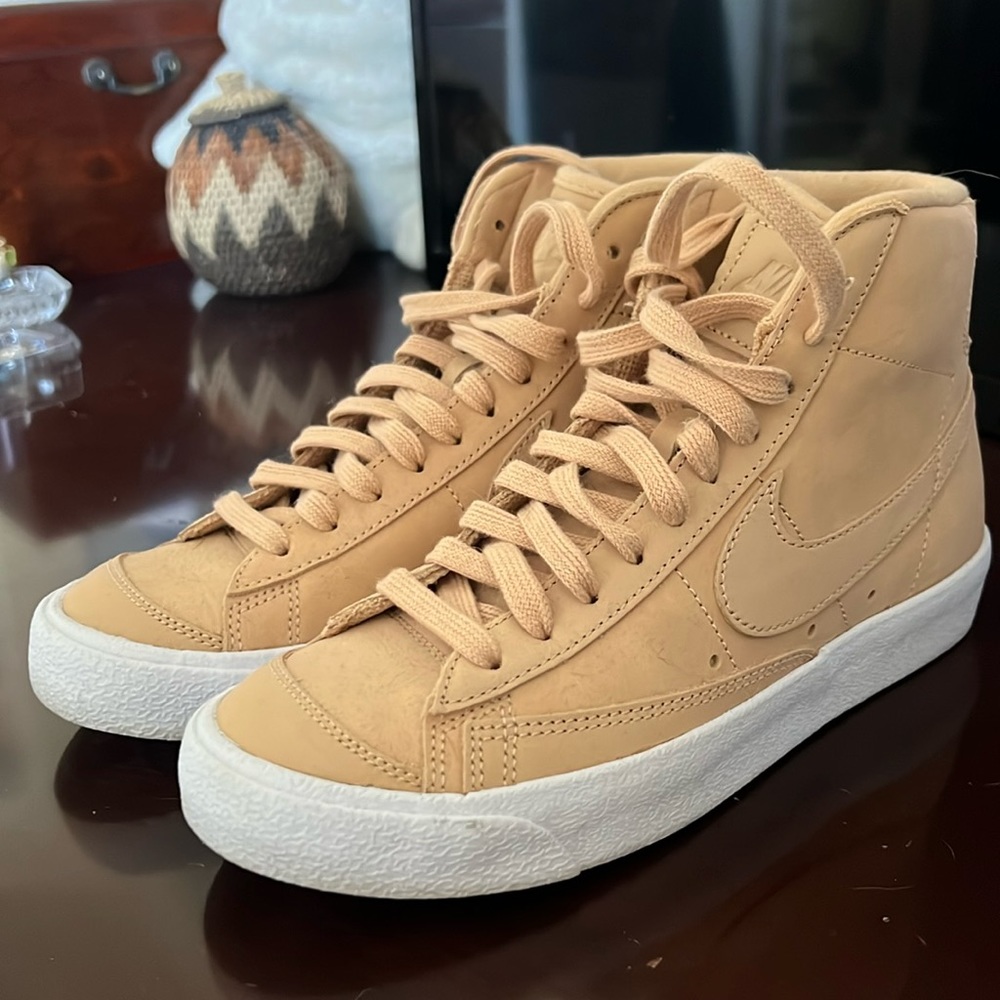 Nike High top shoes